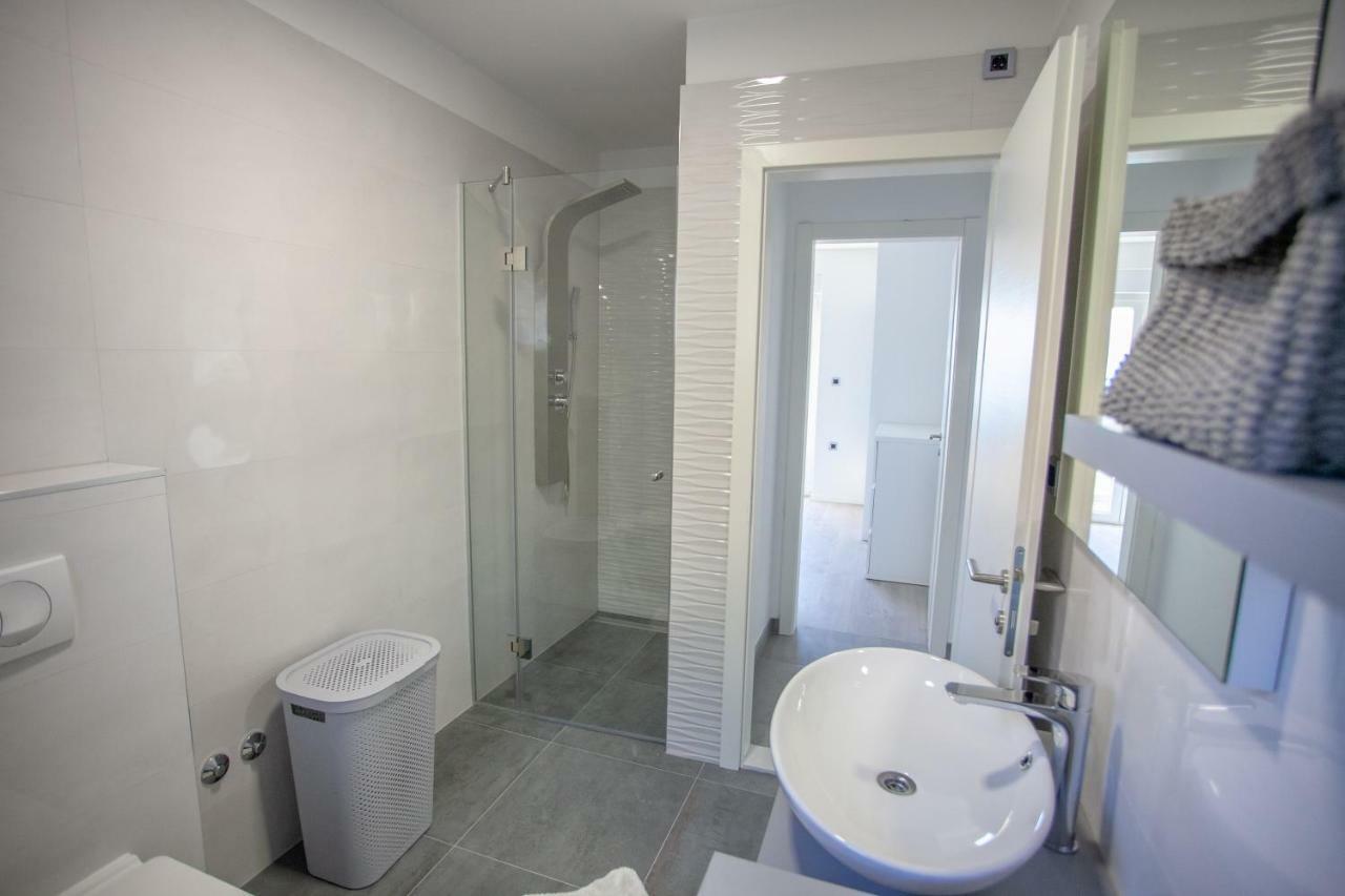 Luxury Apartments Beach Jesenice (Split-Dalmatia) Exterior foto